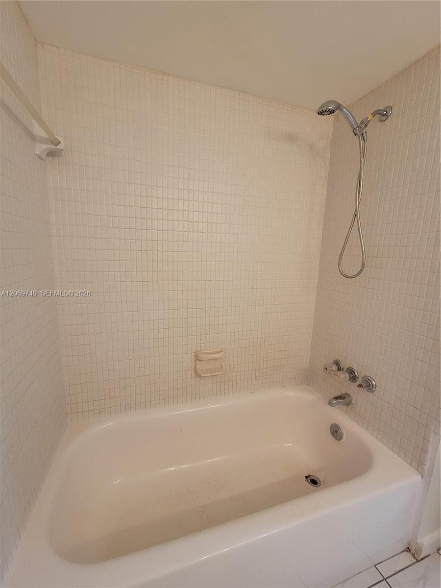 SANTA MONICA CONDOMINIUM · #101A in Hollywood - Photo 8
