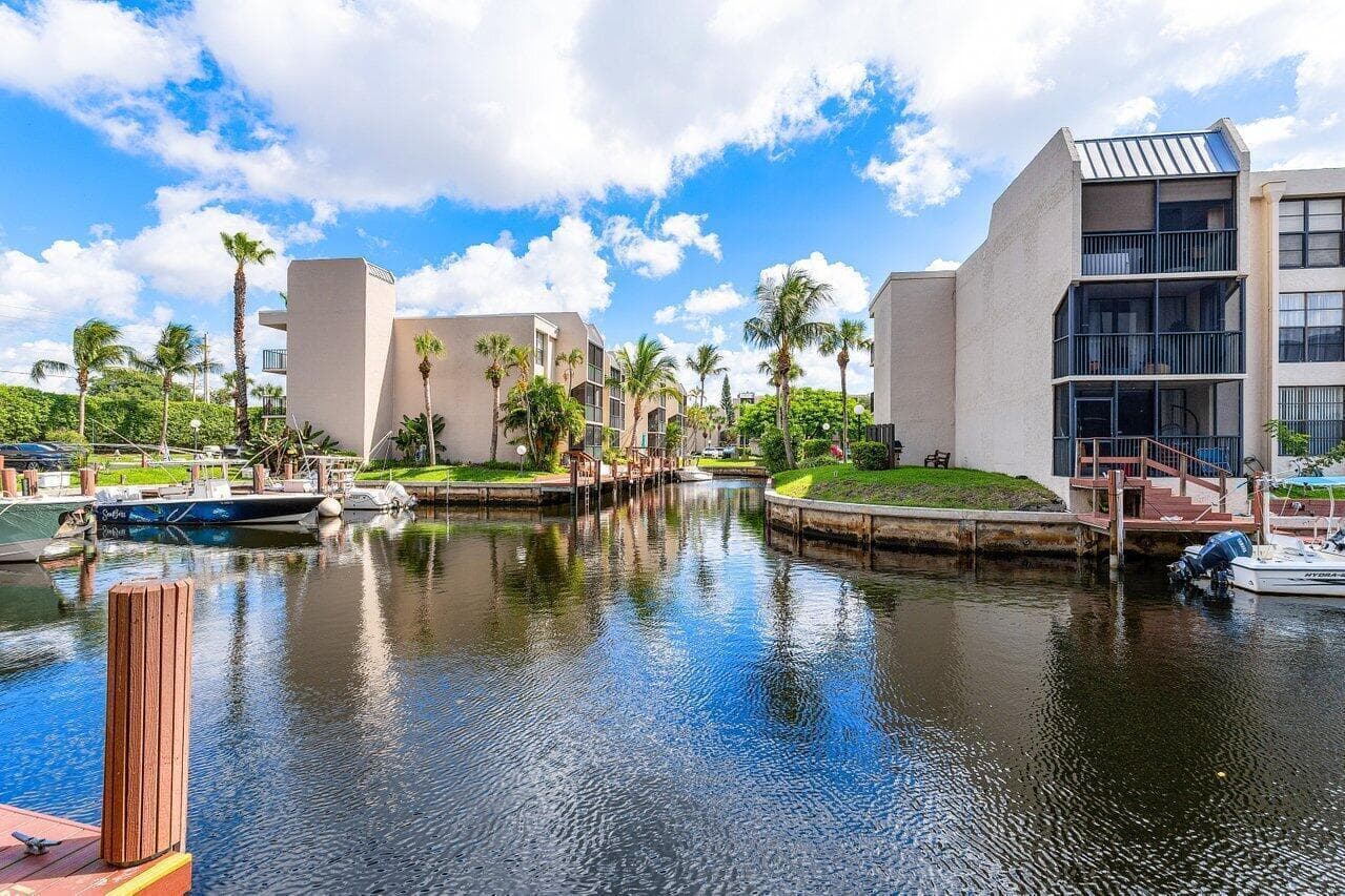 026-17RoyalPalmWay-1050-BocaRaton-FL-334