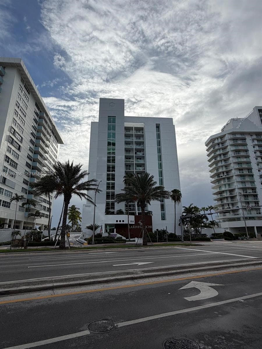 LA RIVE GAUCHE CONDO · #406 in Miami Beach - Photo 4