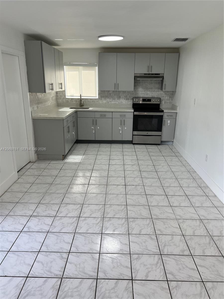 13735 NW 23rd Ave photo 10