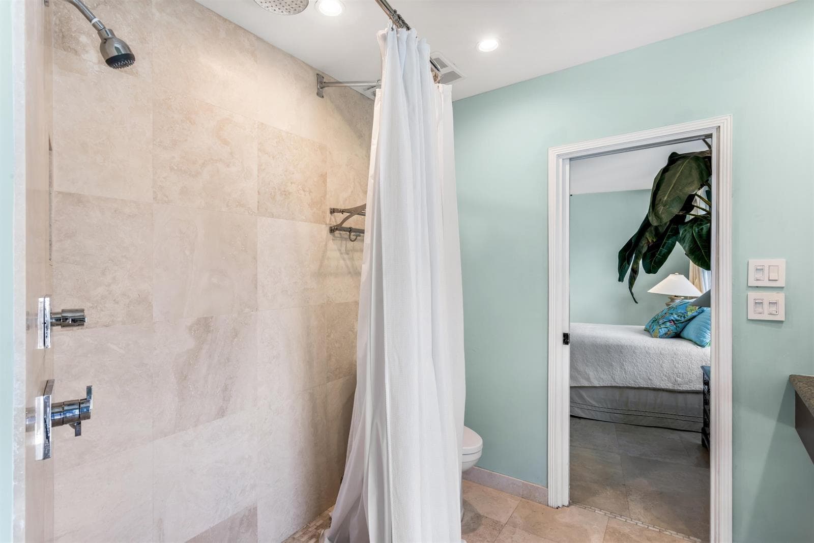 BATHROOM_ANGLE_TO_BEDROOM