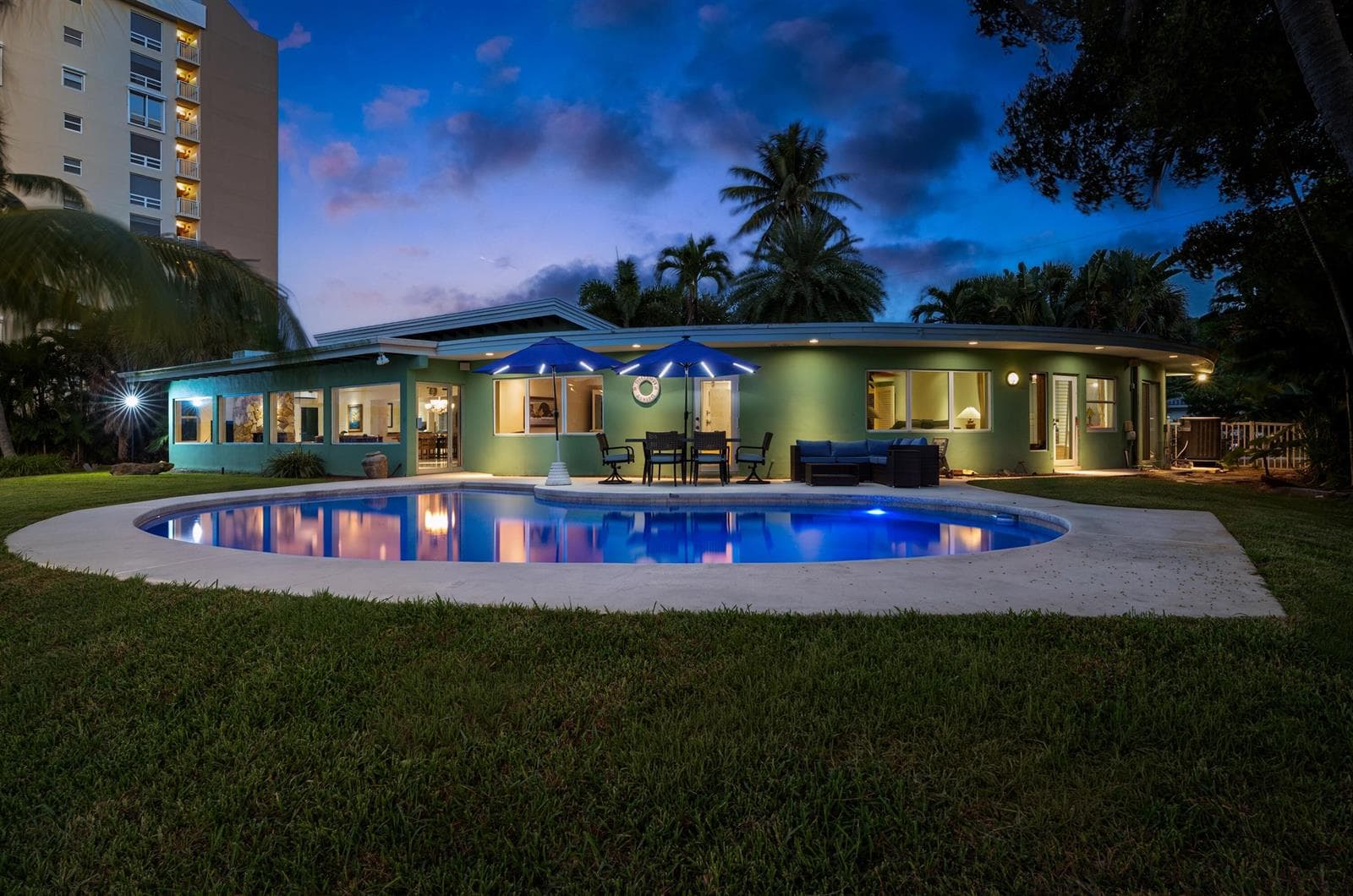 POOL_TO_REAR_SUNSET
