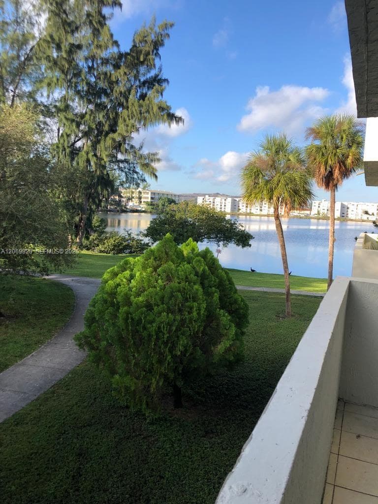 SAMARI LAKE EAST CONDO · #1239 in Hialeah Gardens - Photo 4