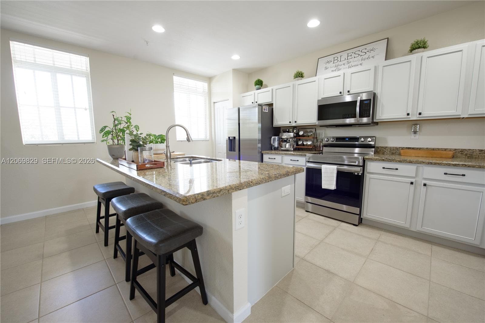 27533 SW 139th Psge photo 3