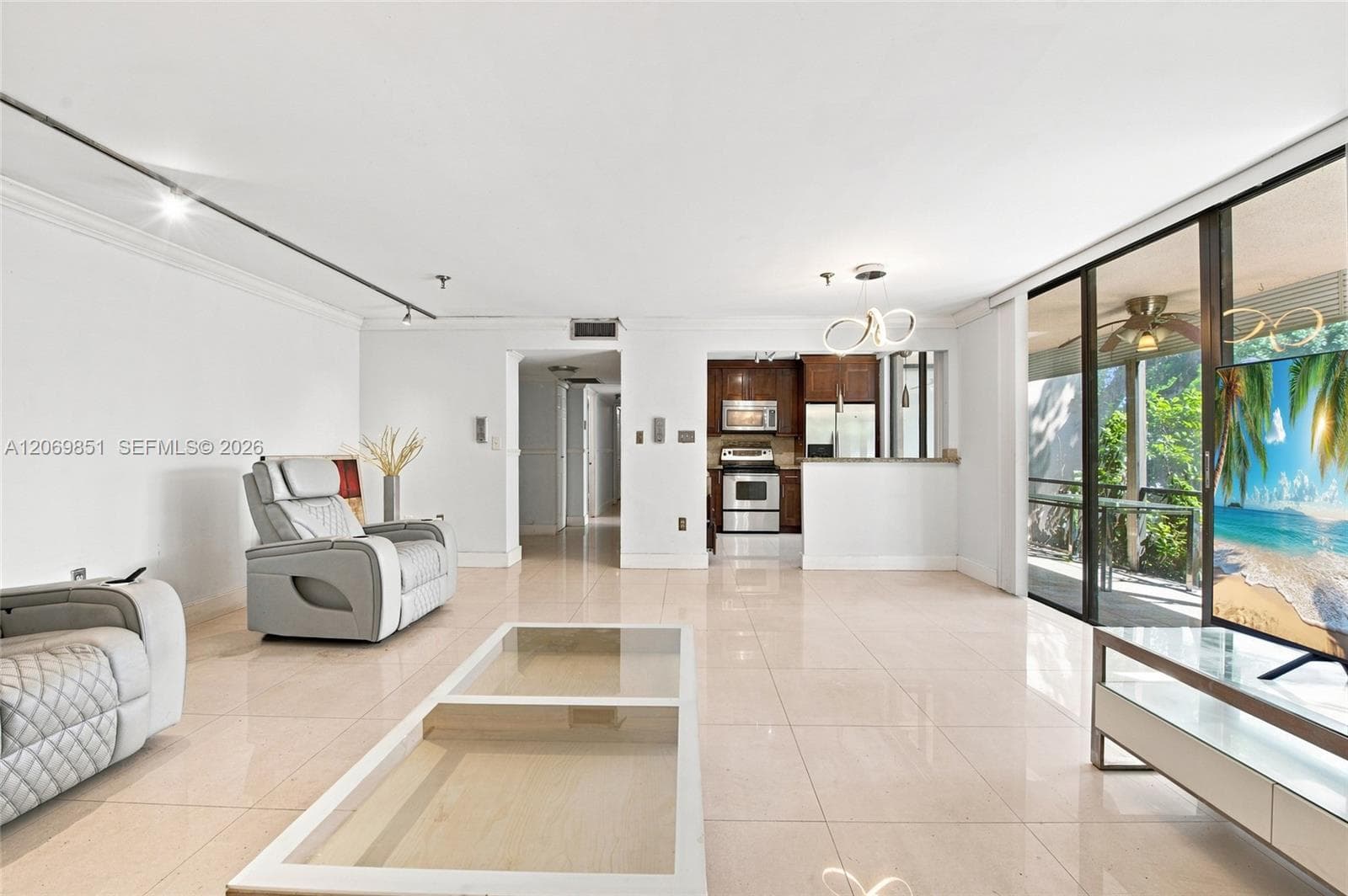 COCO WOOD CONDO · #104 in Miami - Photo 12