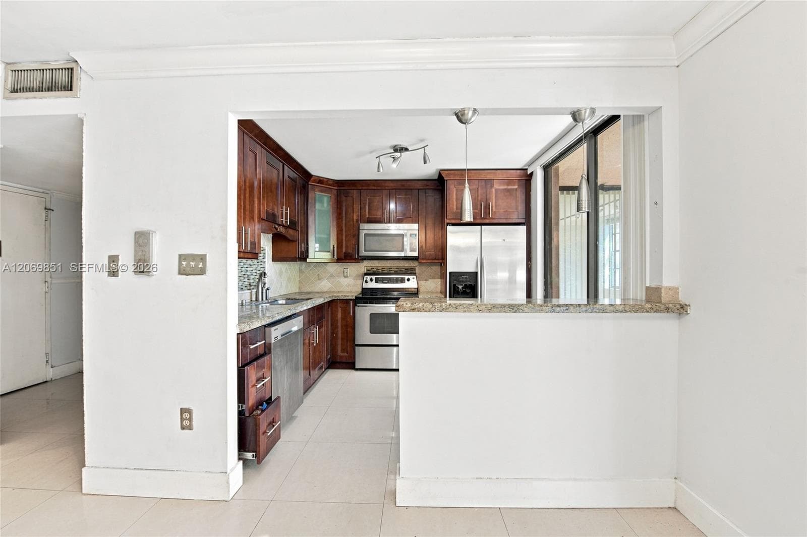 COCO WOOD CONDO · #104 in Miami - Photo 5
