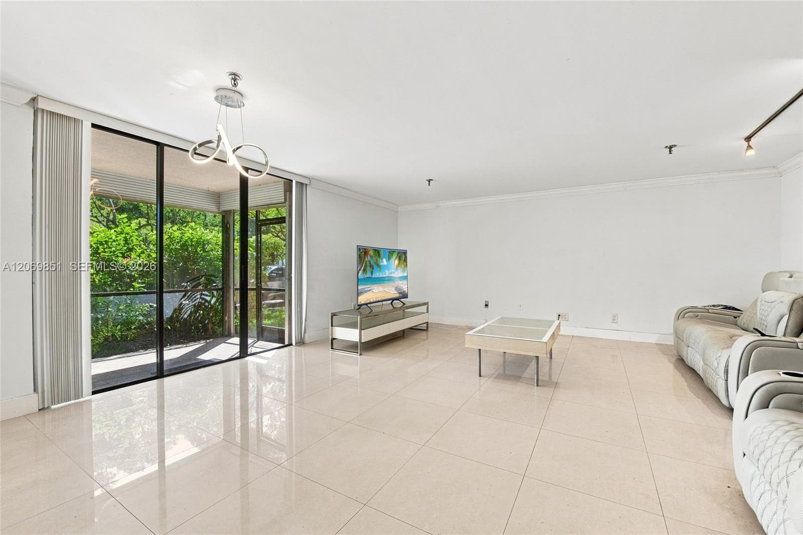 COCO WOOD CONDO · #104 in Miami - Photo 9
