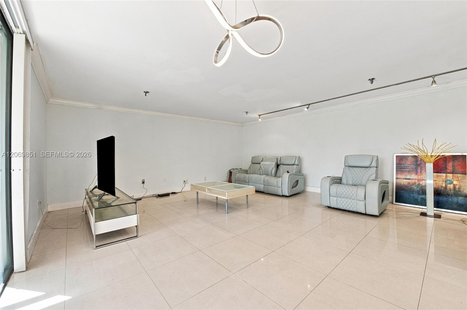 COCO WOOD CONDO · #104 in Miami - Photo 10