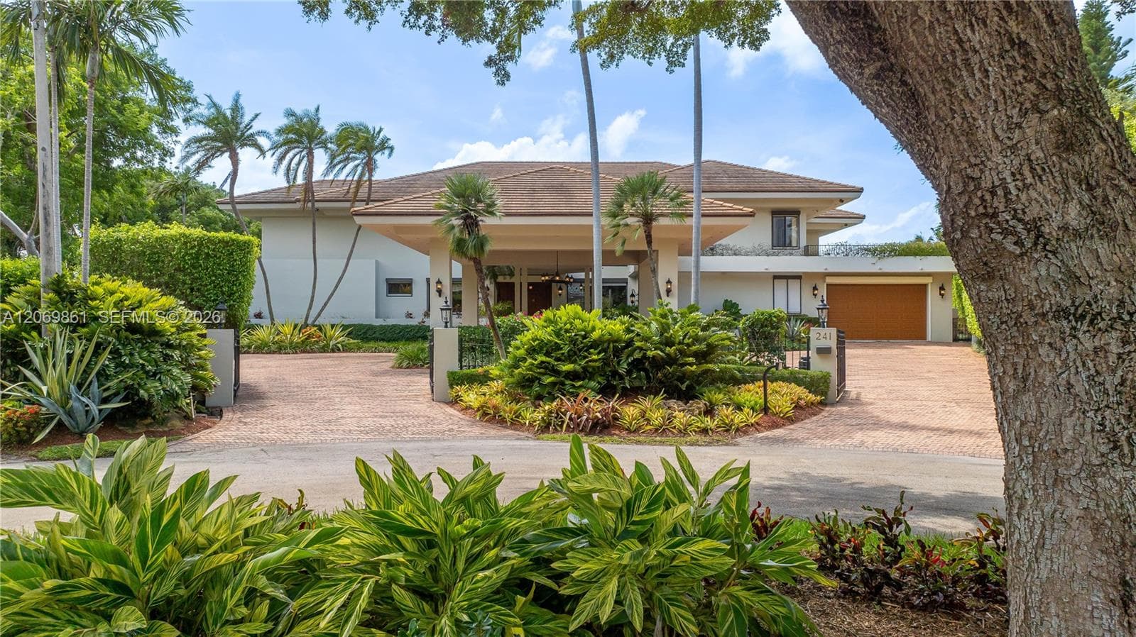 241 Cape Florida Dr photo 100