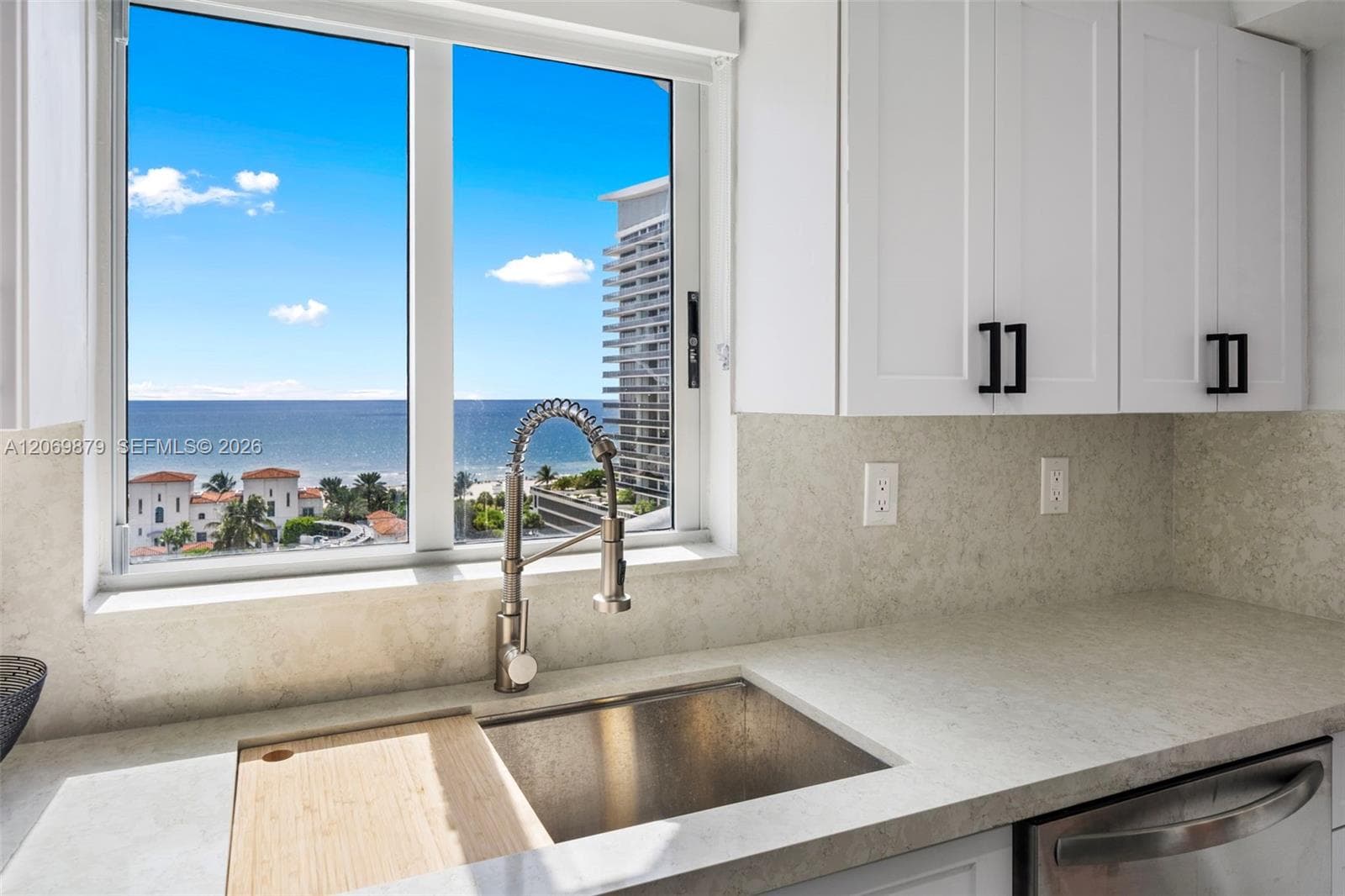 THE GRANDVIEW CONDO · #1204 in Miami Beach - Photo 13