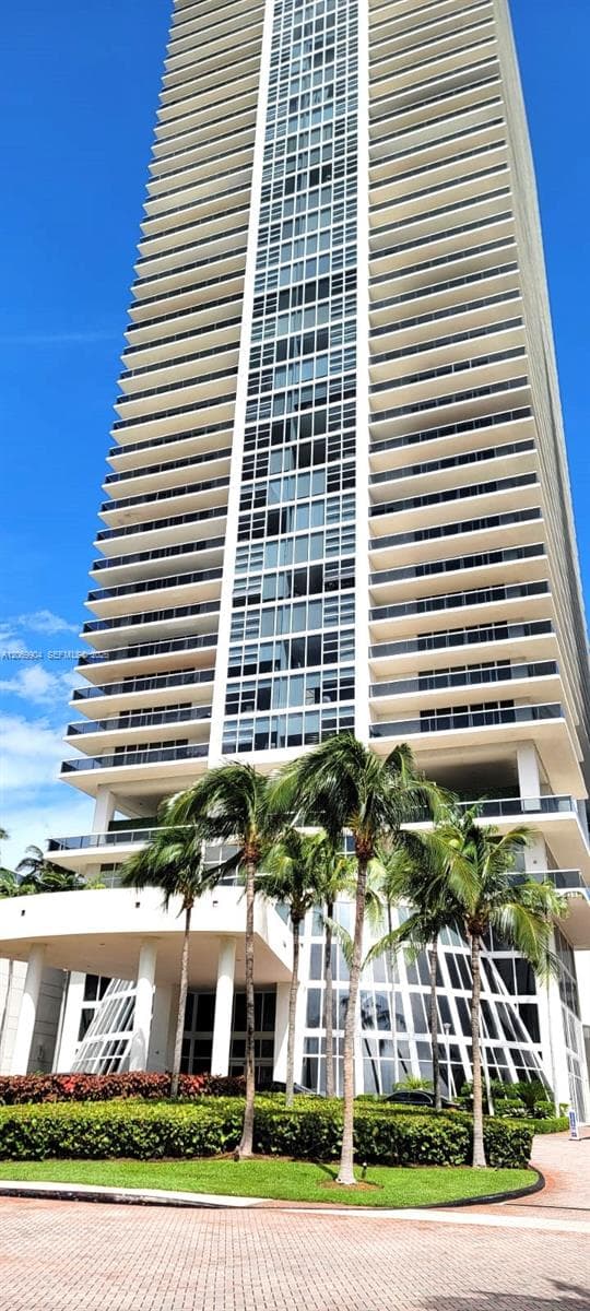 BEACH CLUB TWO CONDO · #1507 in Hallandale Beach - Photo 4