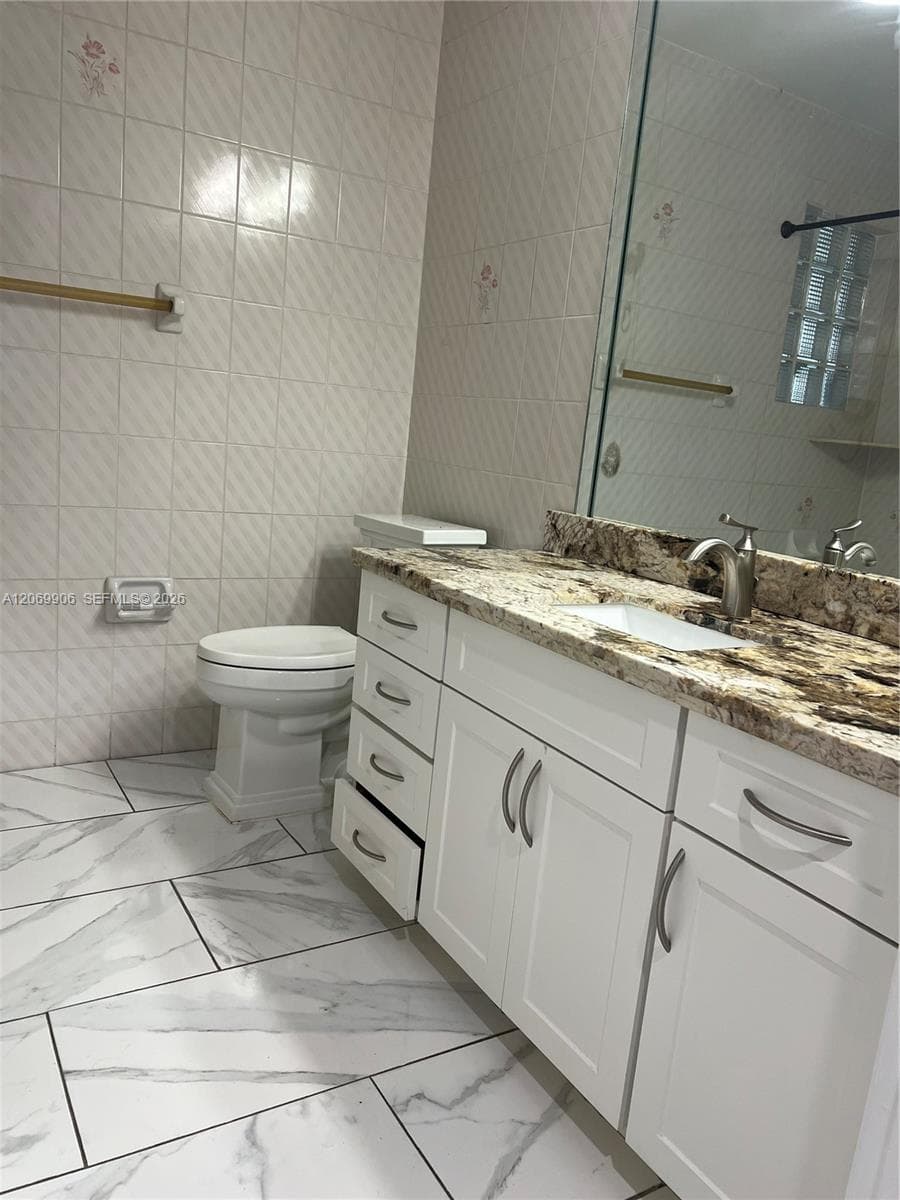 9940 SW 155th St photo 11