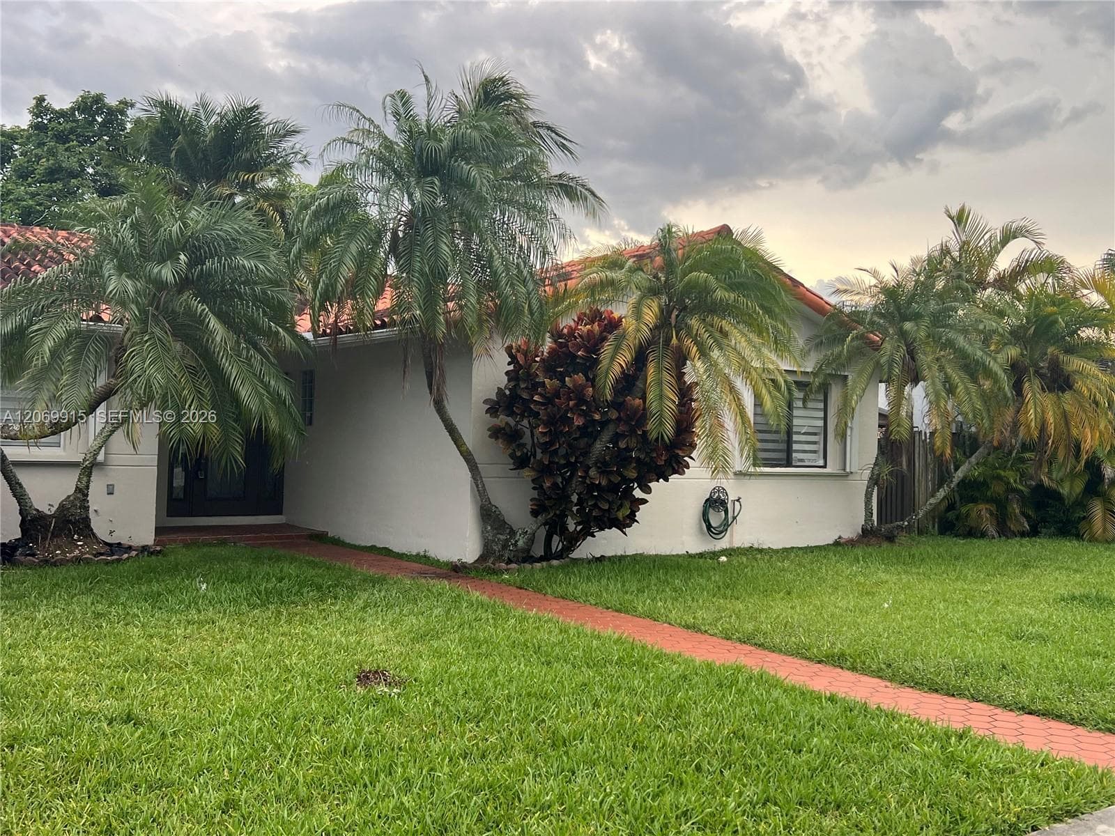 9940 SW 155th St photo 1