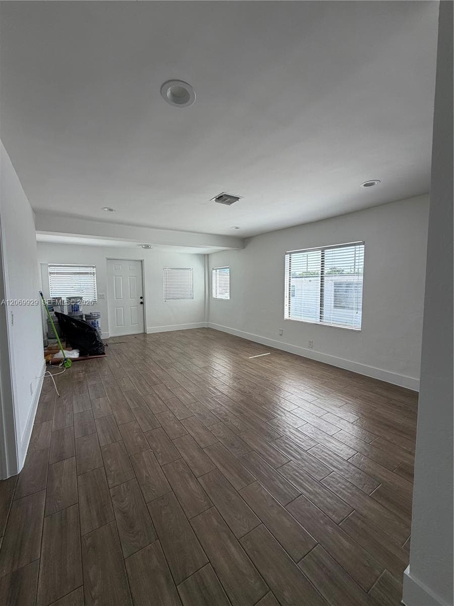 107 W Pembroke Rd #0 photo 17