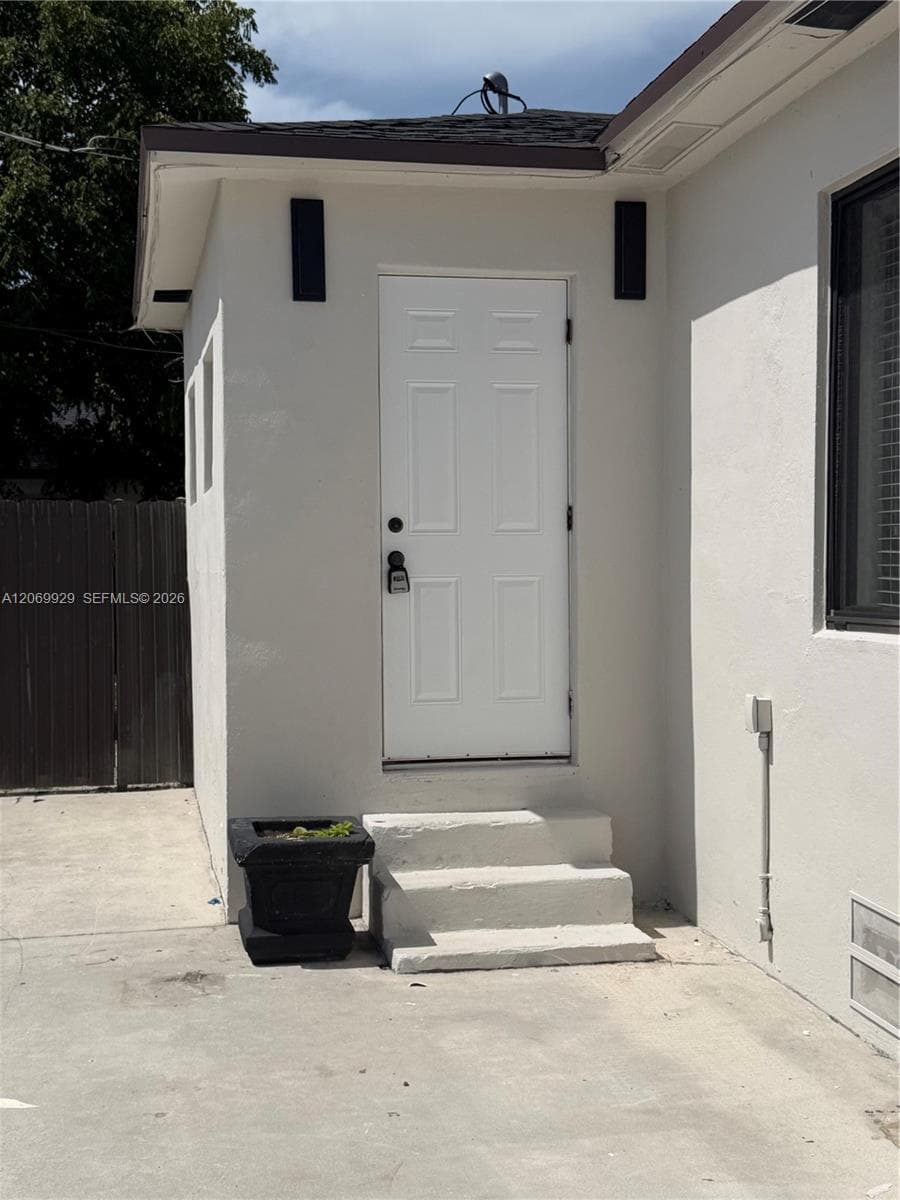 107 W Pembroke Rd #0 photo 3