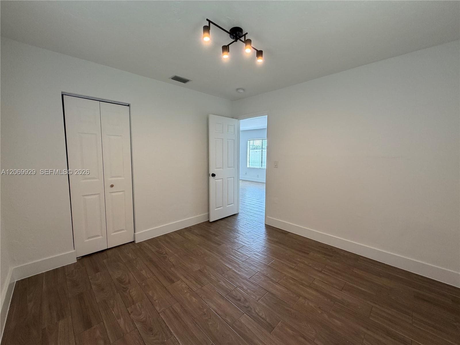 107 W Pembroke Rd #0 photo 25