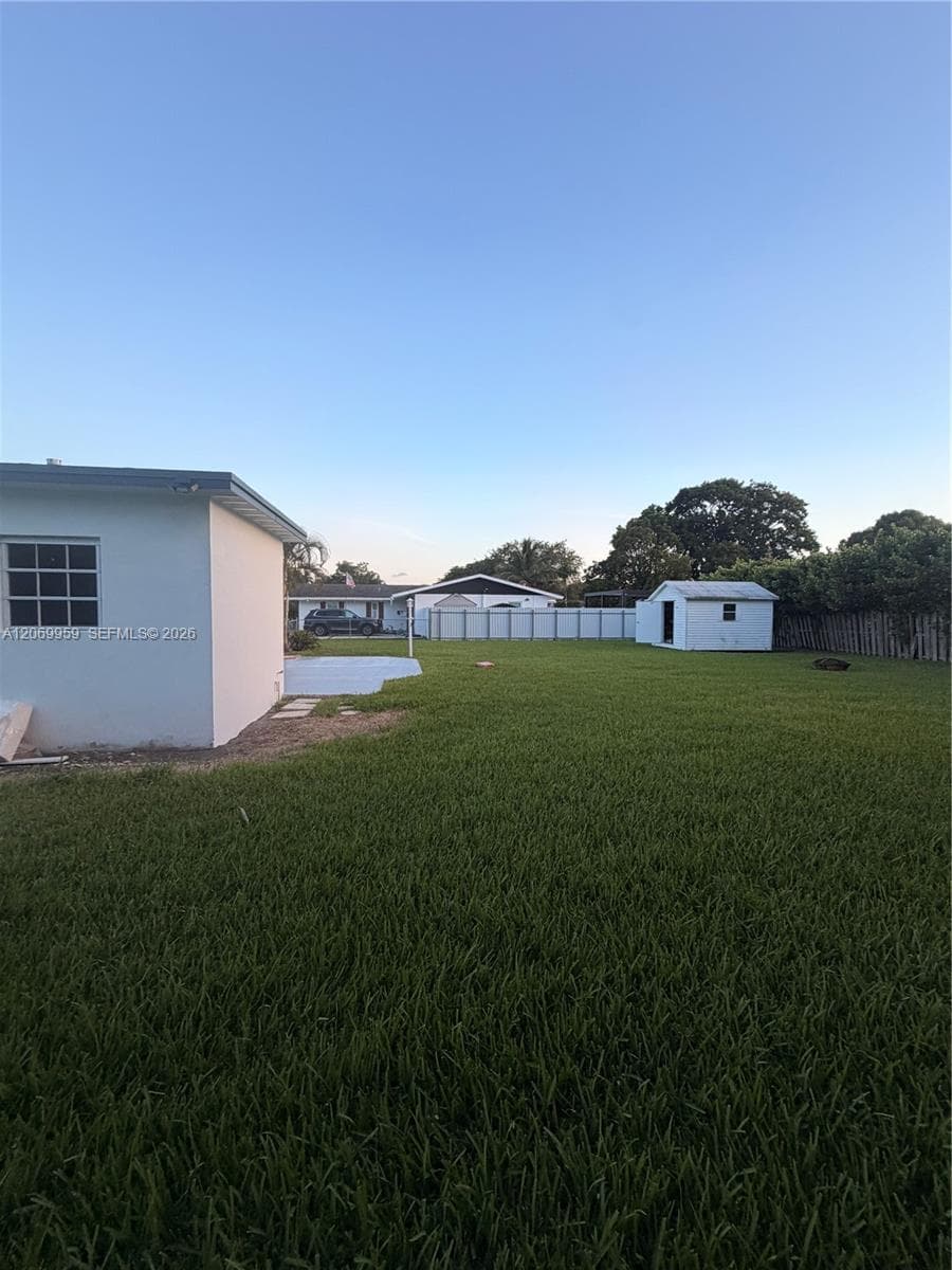 18608 SW 93rd Pl photo 26