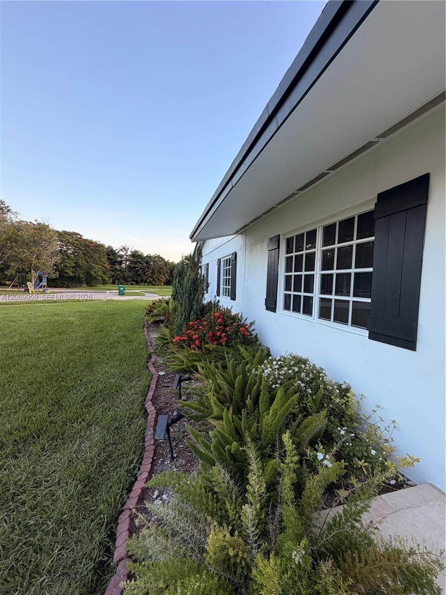 18608 SW 93rd Pl photo 31