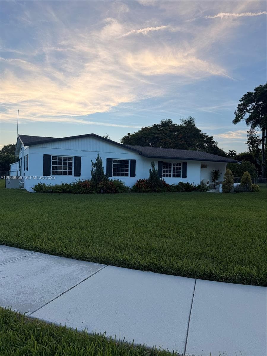 18608 SW 93rd Pl photo 29