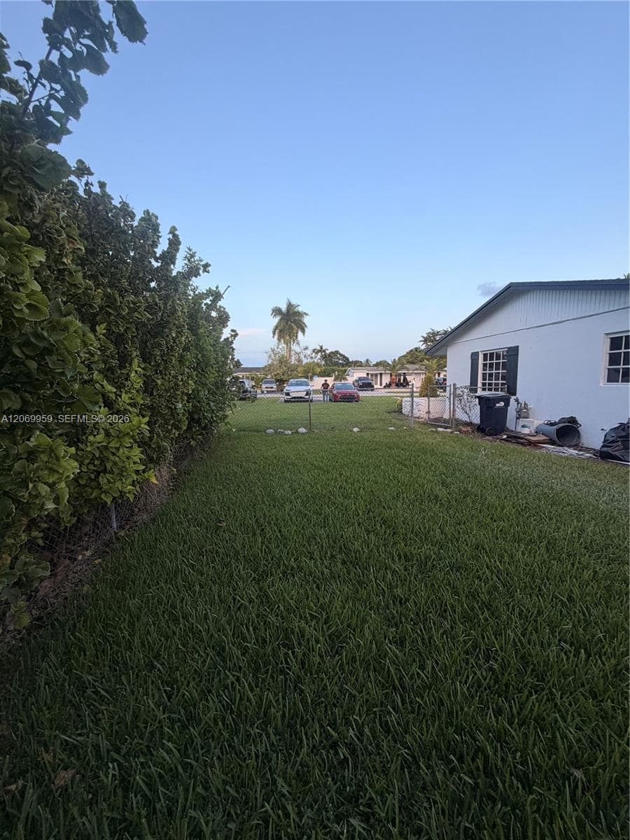 18608 SW 93rd Pl photo 25