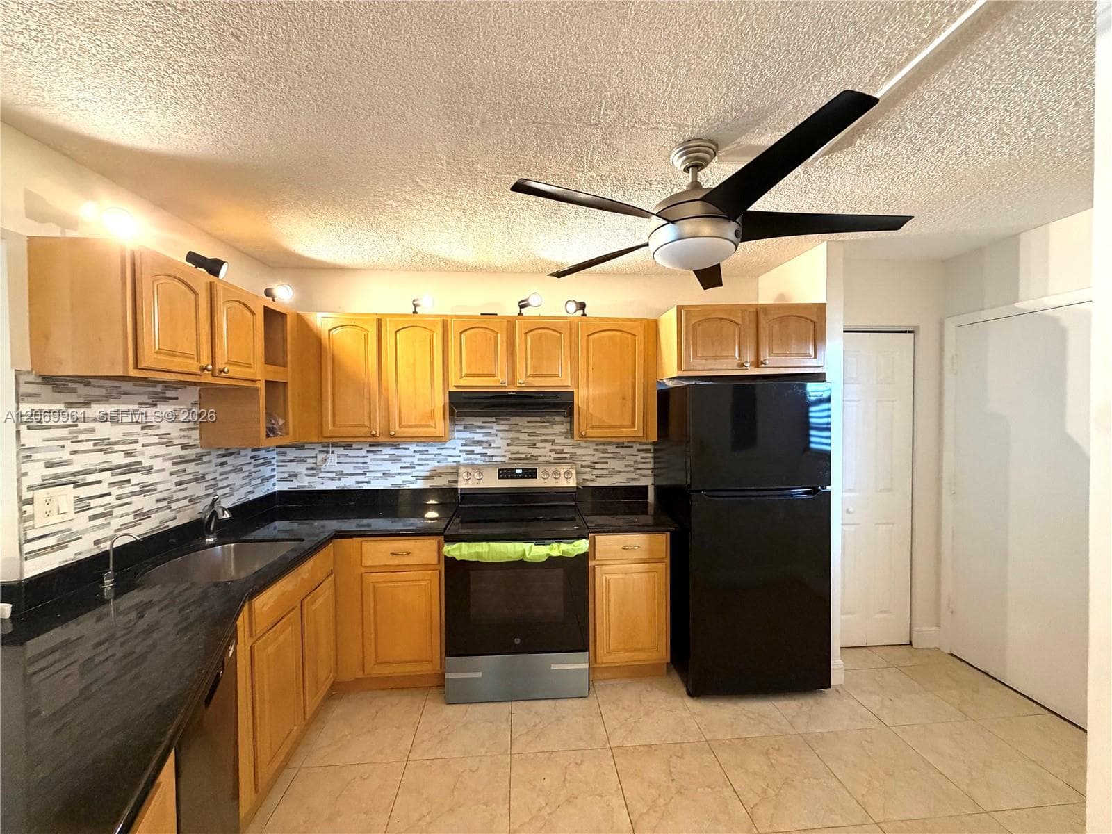 JADE WINDS GROUP ALLAMAND · #406-1 in Miami - Photo 2