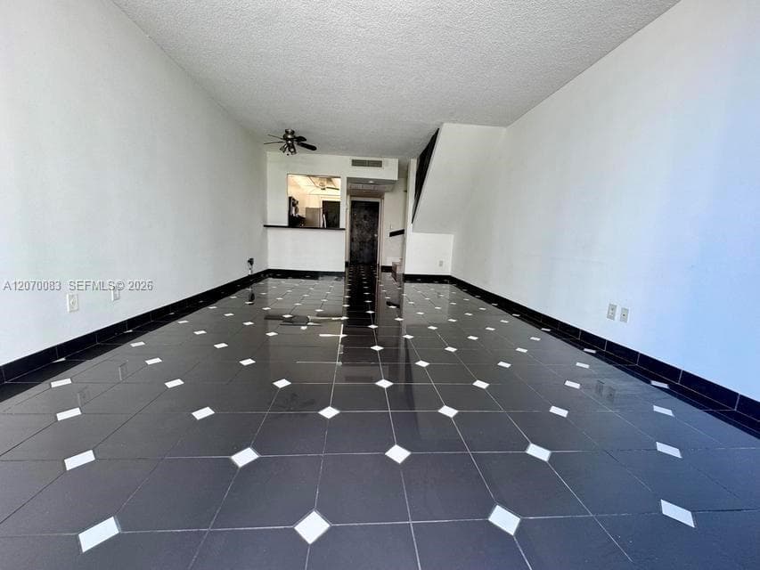 Carriage House Condo · #144 in Miami Beach - Photo 17