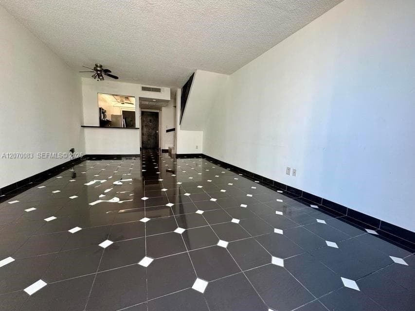 Carriage House Condo · #144 in Miami Beach - Photo 32