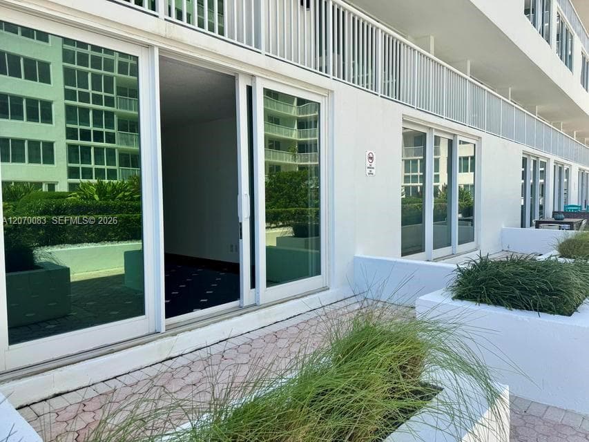 Carriage House Condo · #144 in Miami Beach - Photo 9