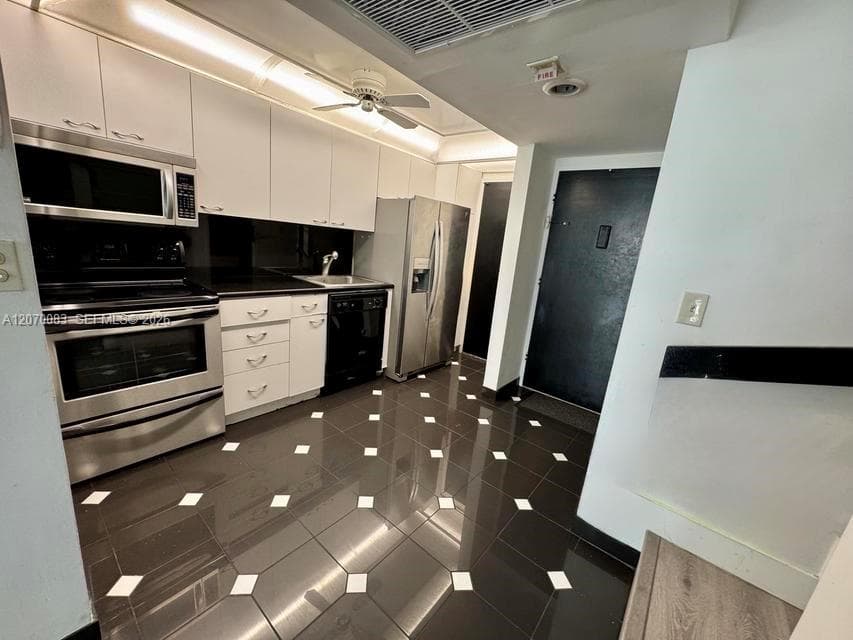 Carriage House Condo · #144 in Miami Beach - Photo 15