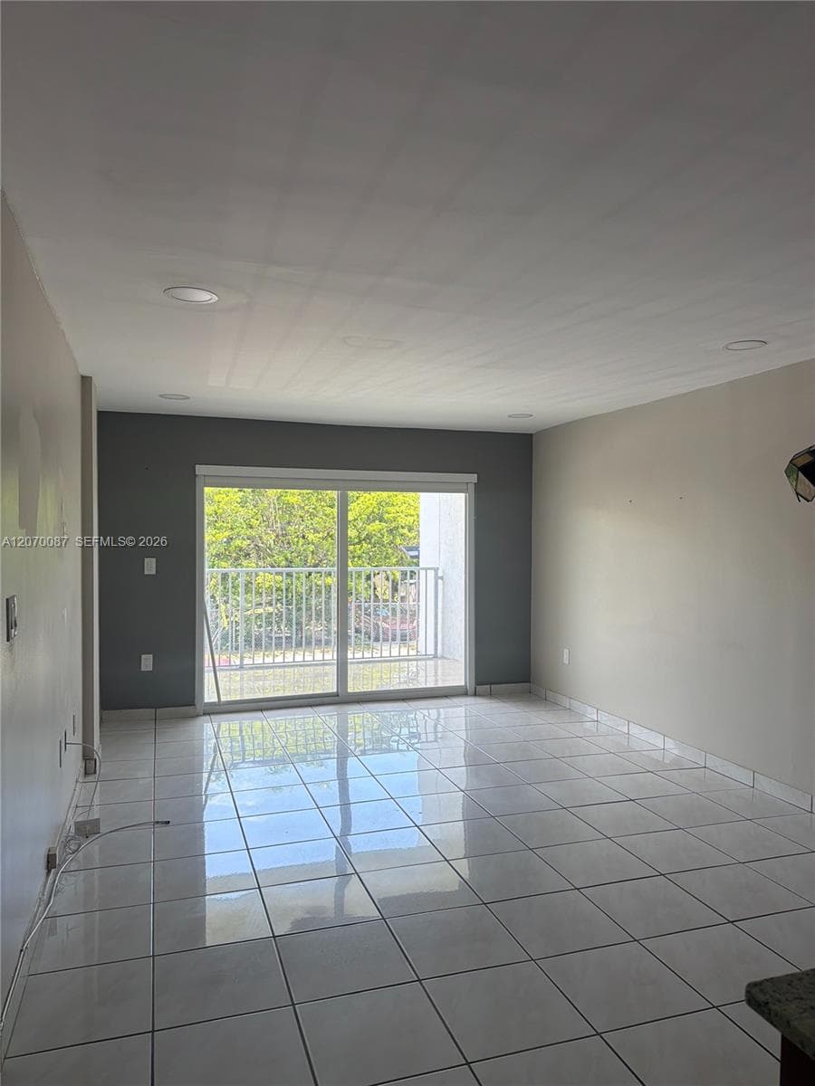 Coral way manor condo · #103 in Miami - Photo 3