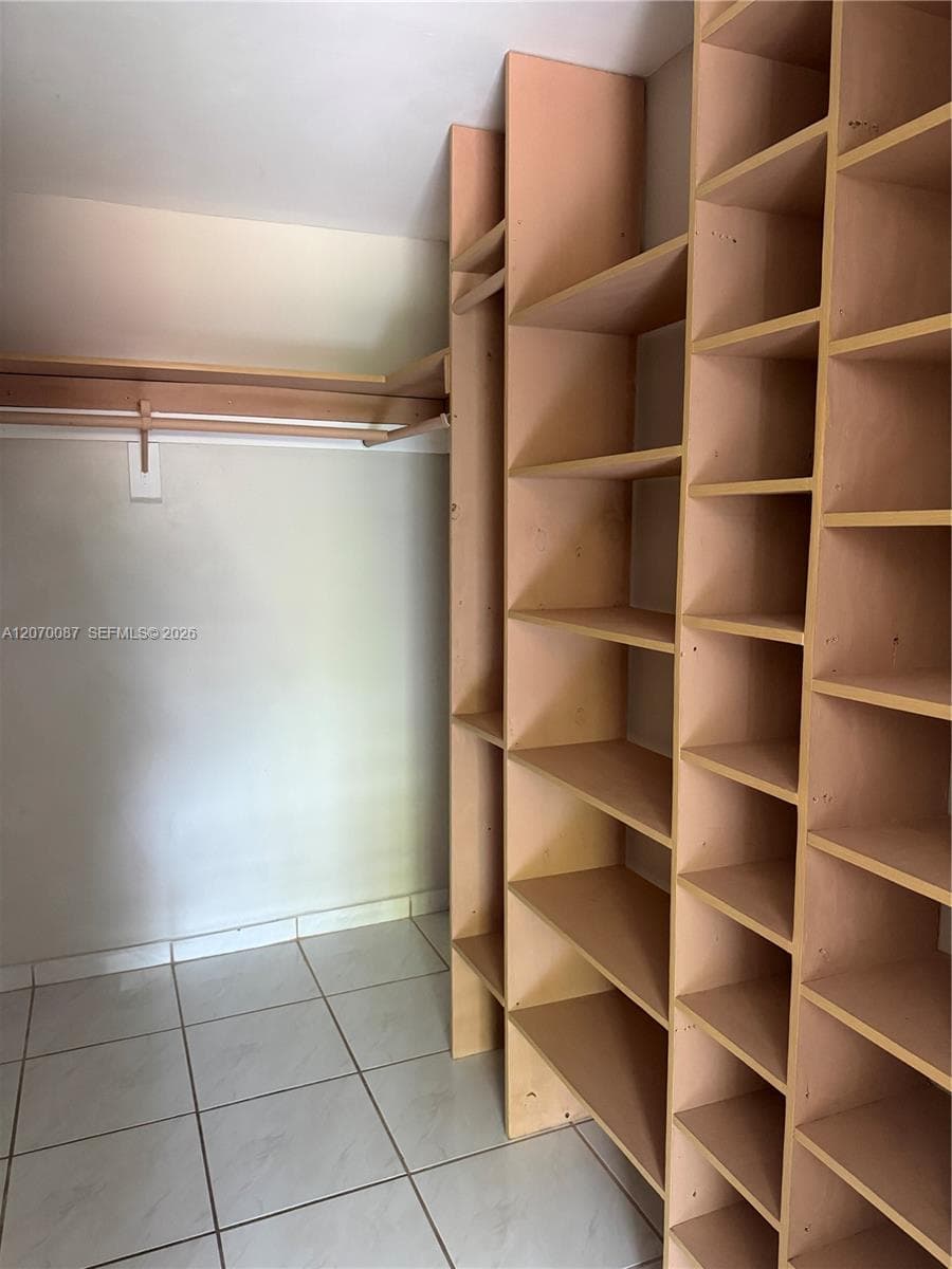 Coral way manor condo · #103 in Miami - Photo 8