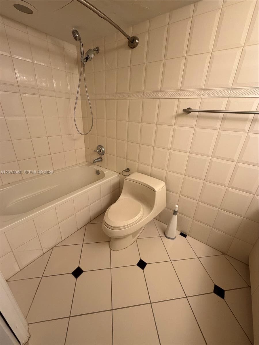 KEYSTONE BAY CONDO · #202 in North Miami - Photo 13