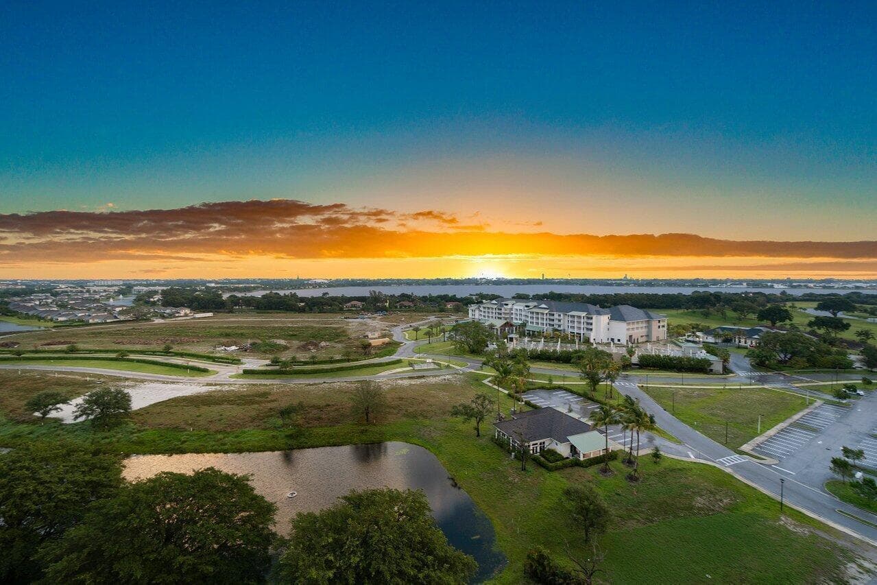 049-2450PresidentialWay-WestPalmBeach-FL