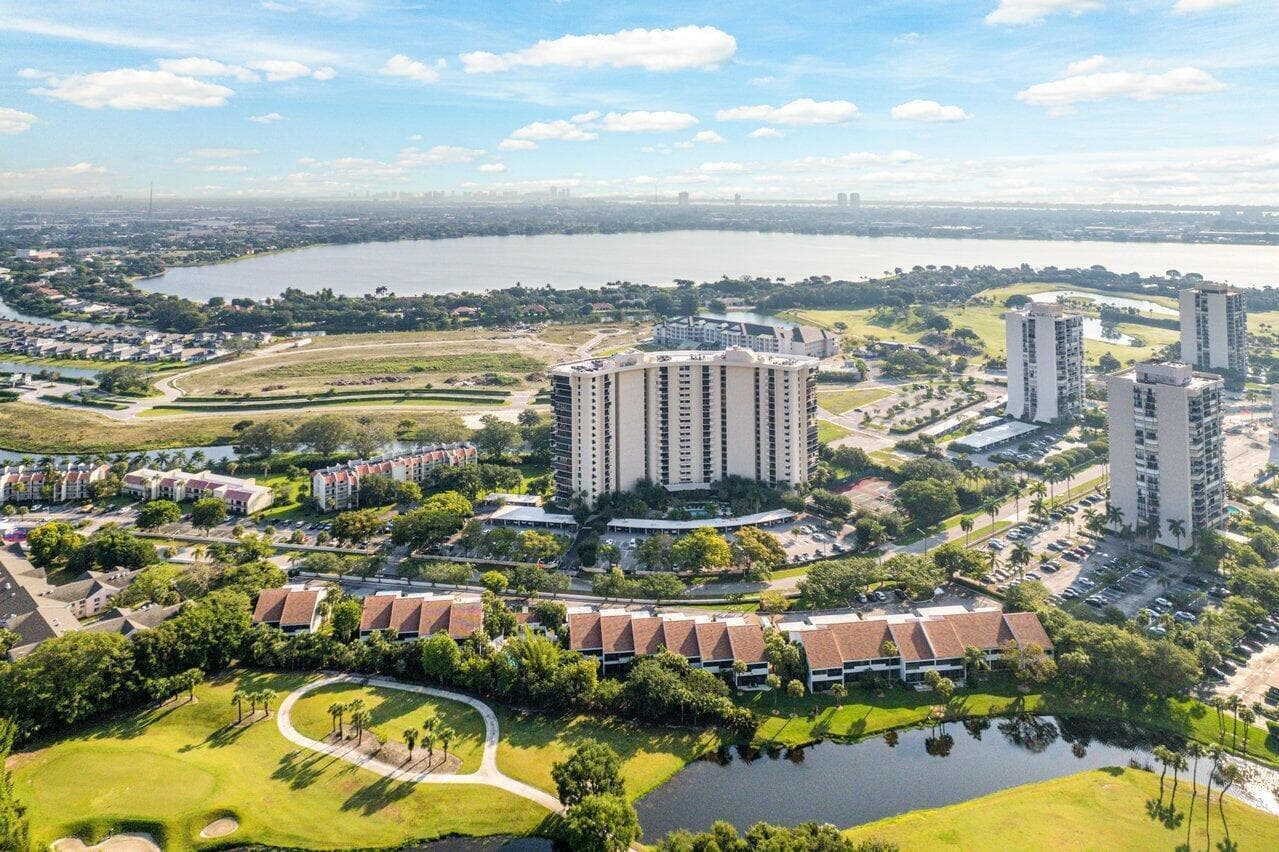 038-2450PresidentialWay-WestPalmBeach-FL