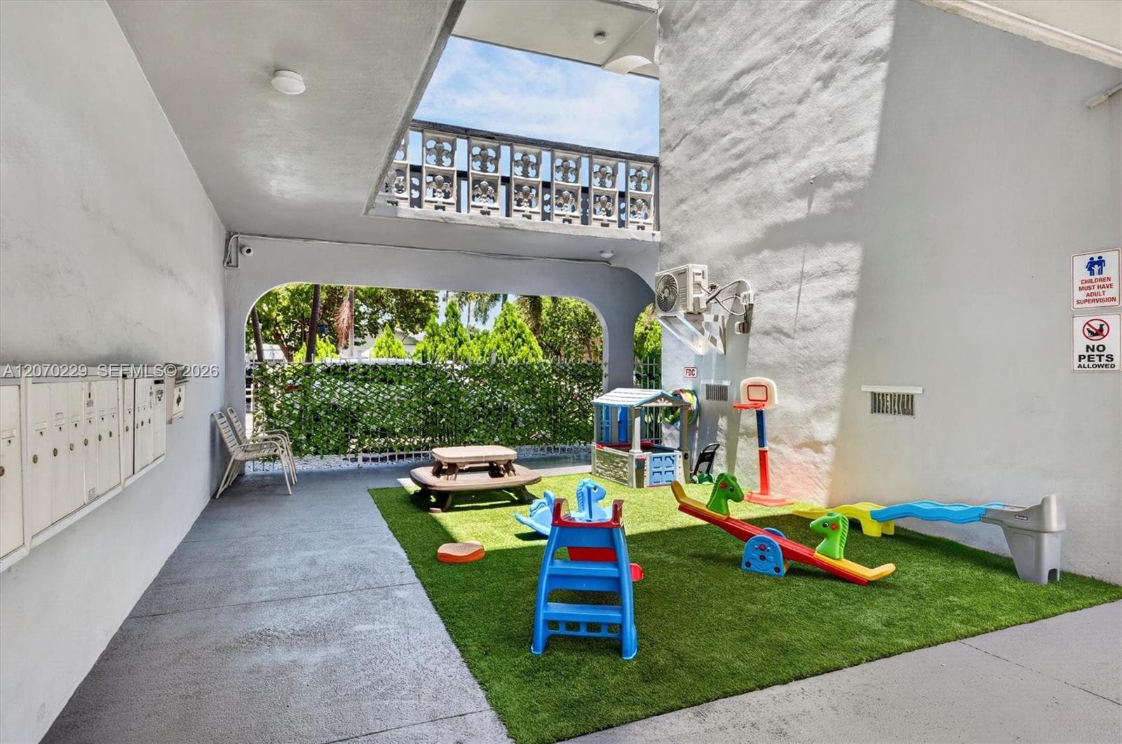 Garden Terrace · #3B in Hollywood - Photo 13