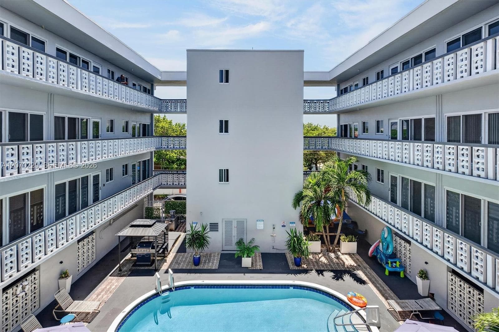 Garden Terrace · #3B in Hollywood - Photo 10