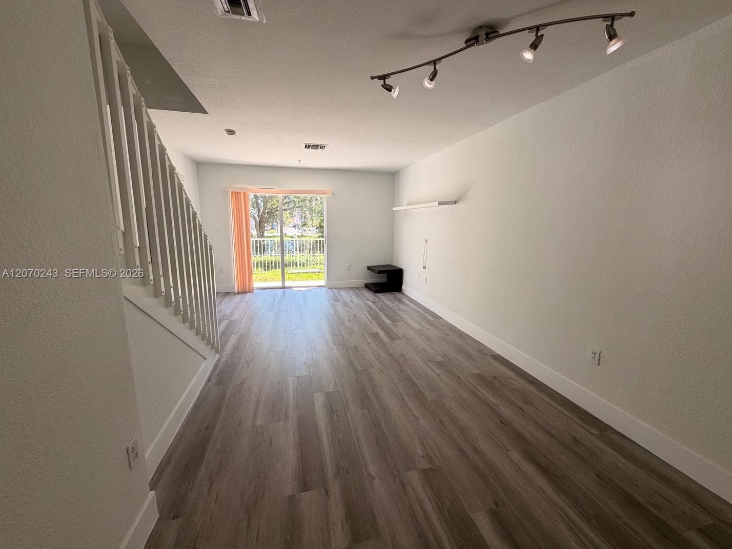 2054 NE 167th St # 122 #3-122 photo 12
