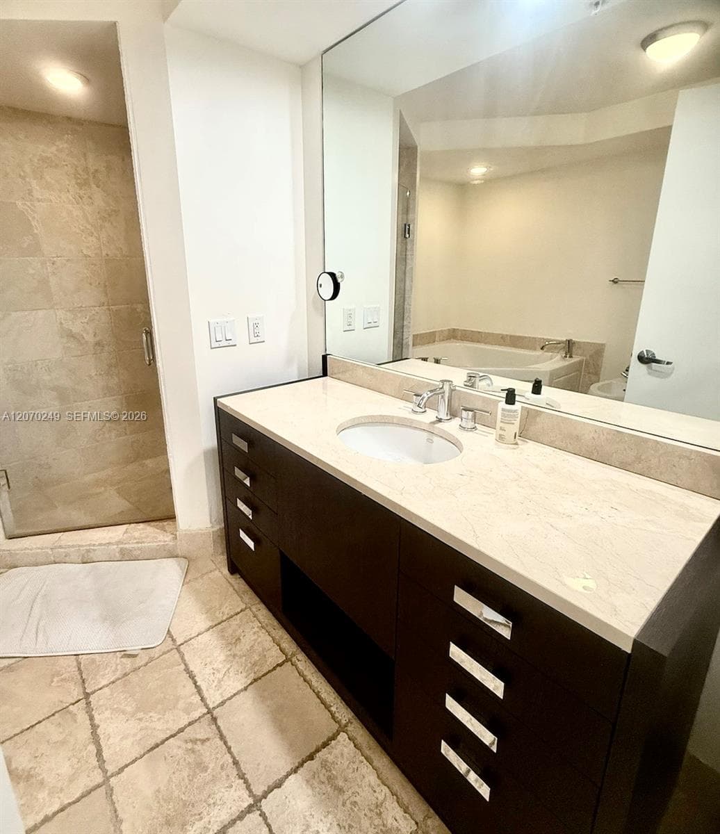 Trump Royale · #908 in Sunny Isles Beach - Photo 7
