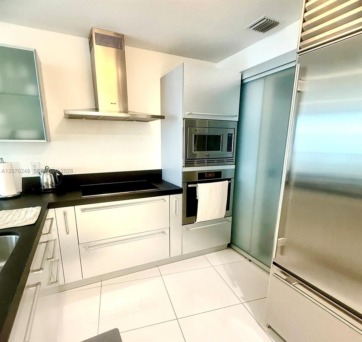 Trump Royale · #908 in Sunny Isles Beach - Photo 3