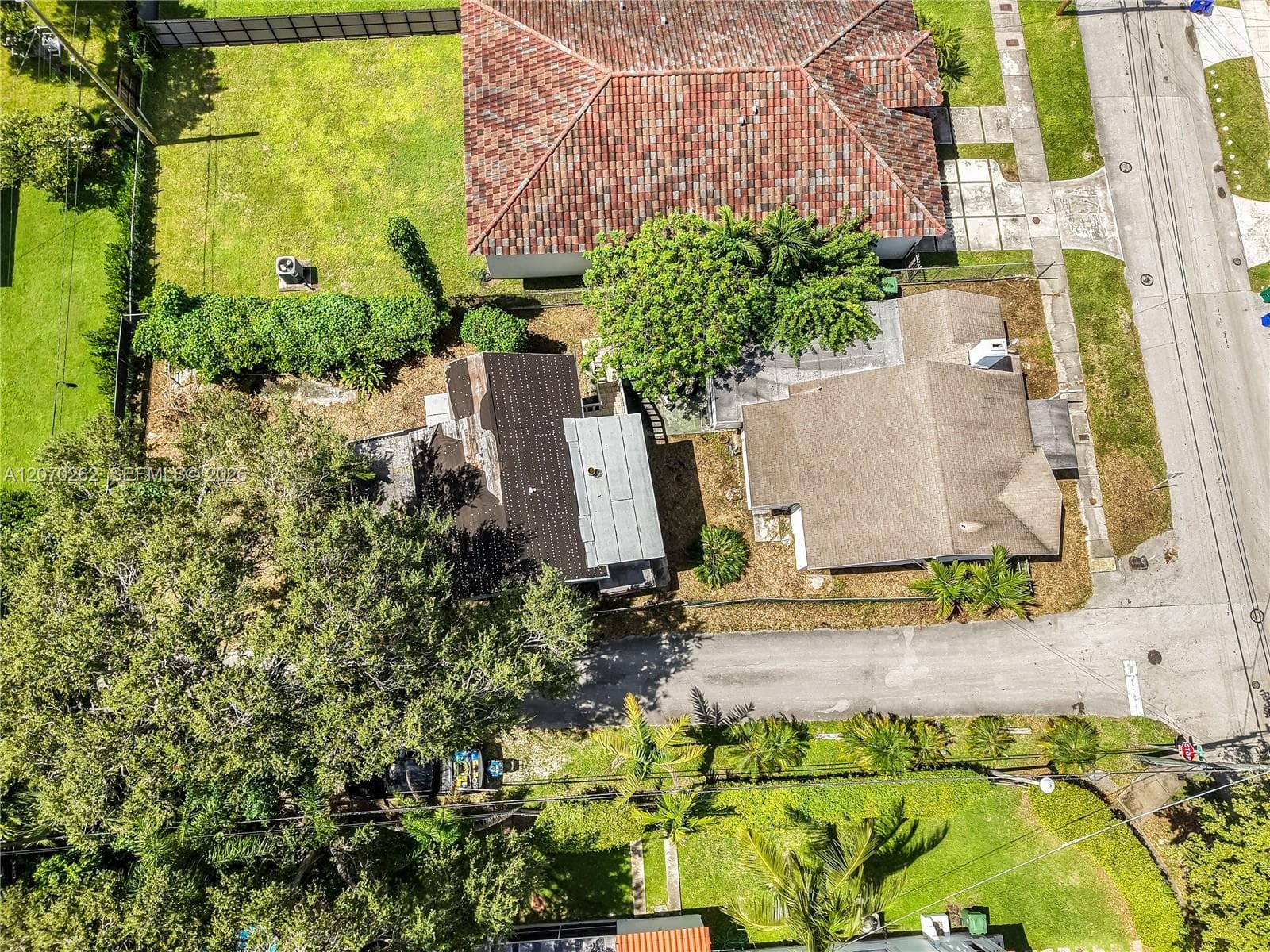 2100 SW 25th St photo 7