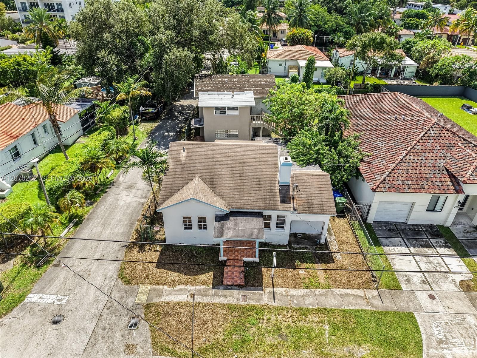 2100 SW 25th St photo 1