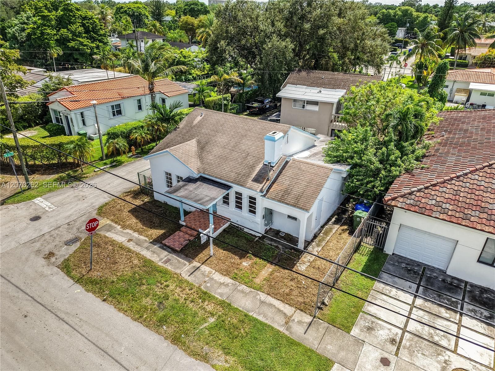 2100 SW 25th St photo 4