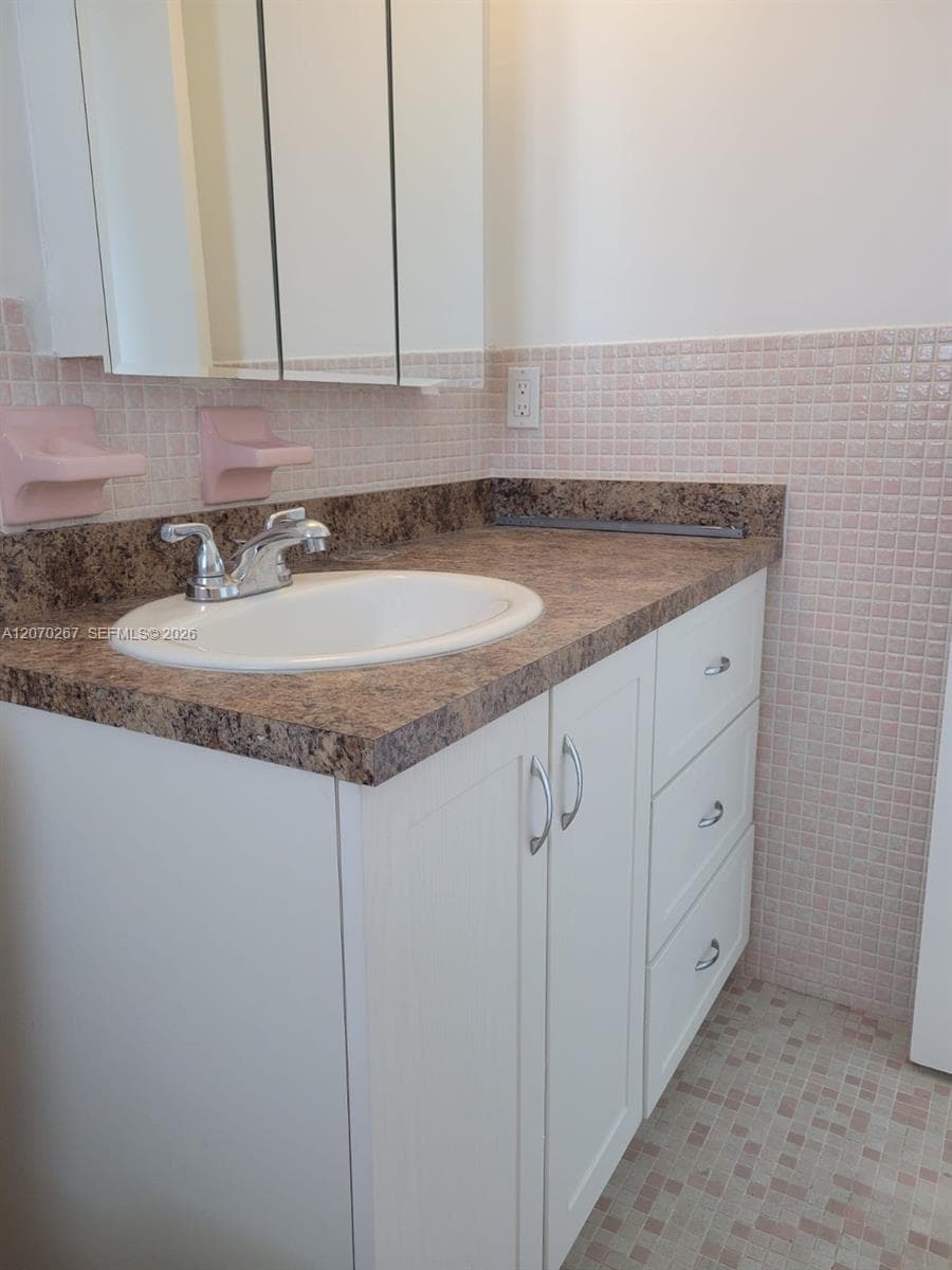 CARLYLE PLAZA CONDO · #604 in Miami Beach - Photo 27