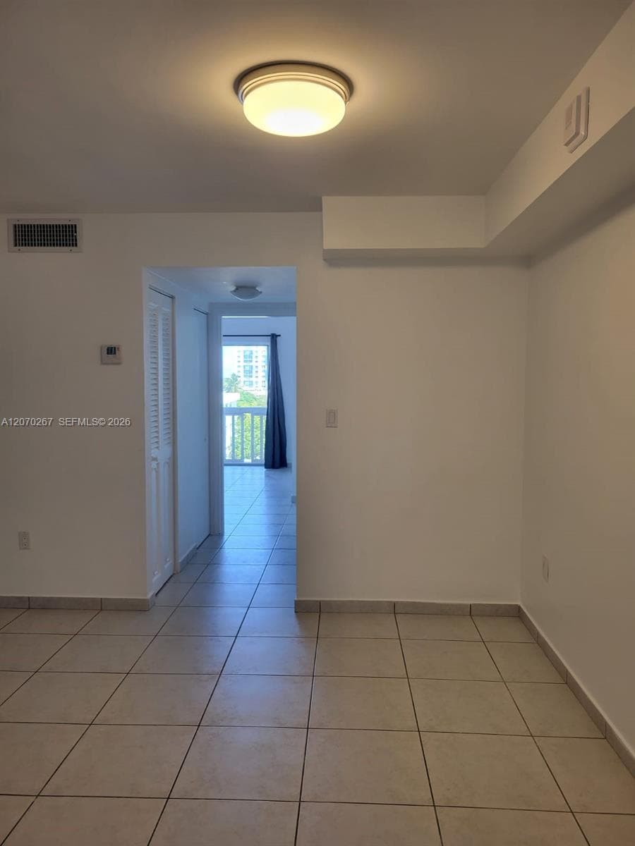CARLYLE PLAZA CONDO · #604 in Miami Beach - Photo 1