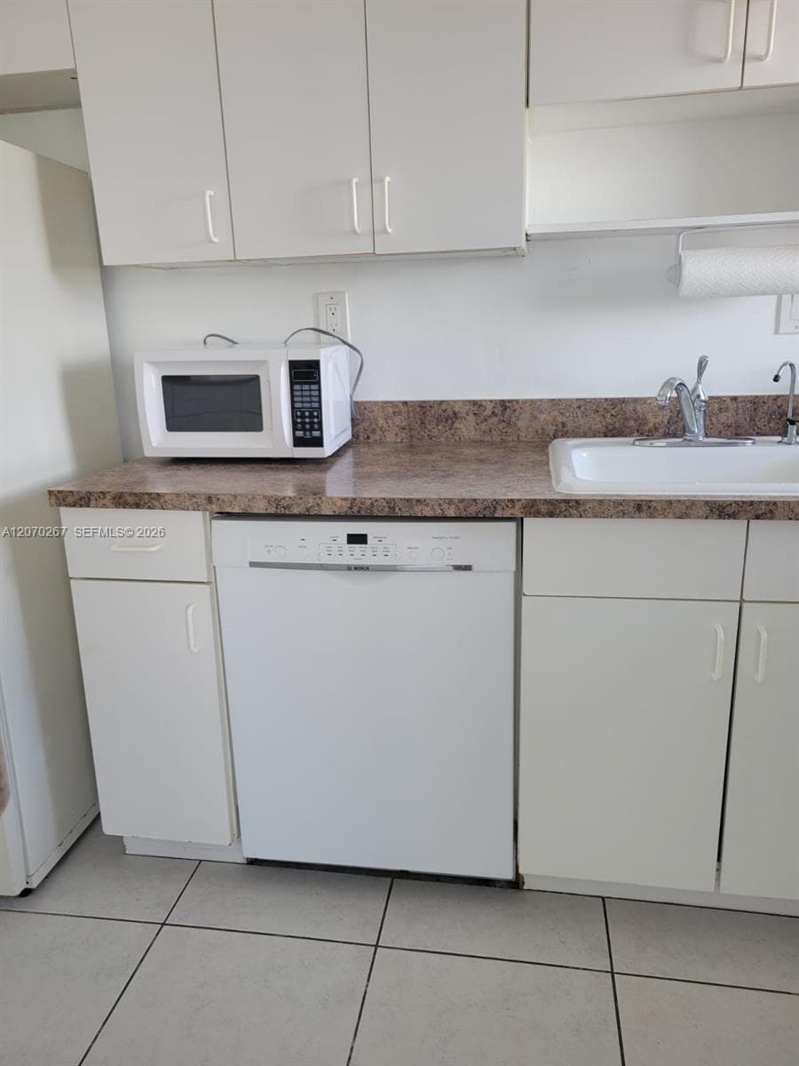CARLYLE PLAZA CONDO · #604 in Miami Beach - Photo 5