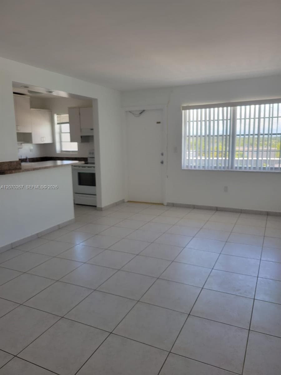 CARLYLE PLAZA CONDO · #604 in Miami Beach - Photo 14