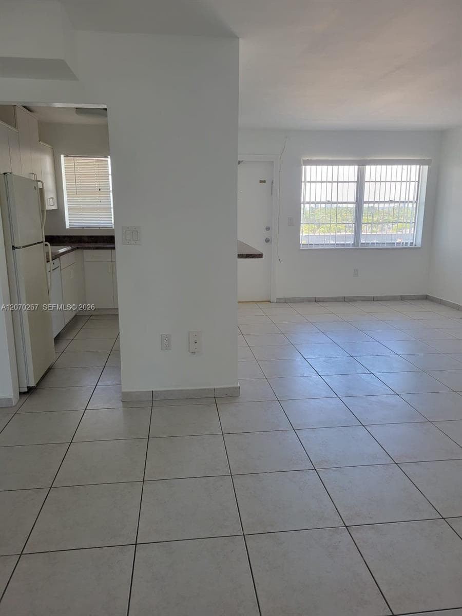 CARLYLE PLAZA CONDO · #604 in Miami Beach - Photo 15