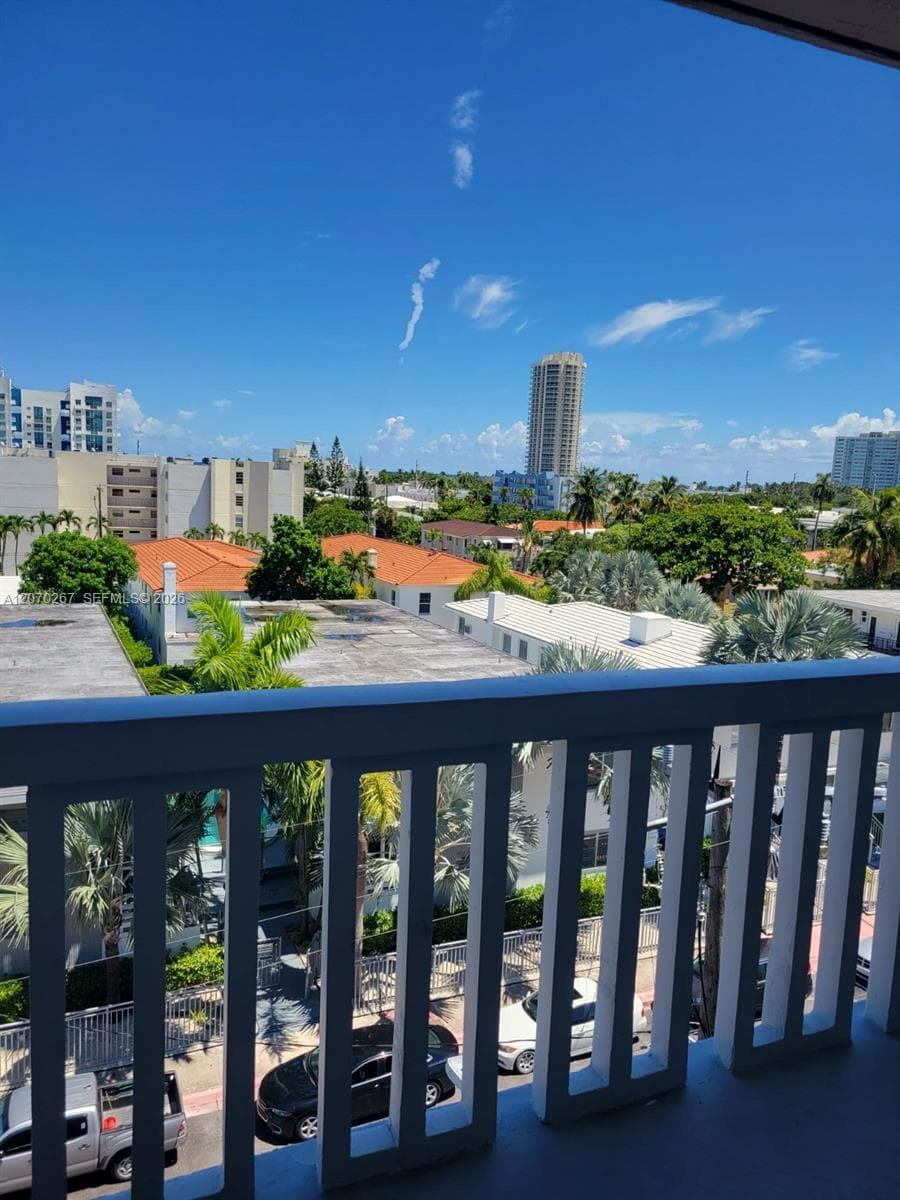 CARLYLE PLAZA CONDO · #604 in Miami Beach - Photo 19