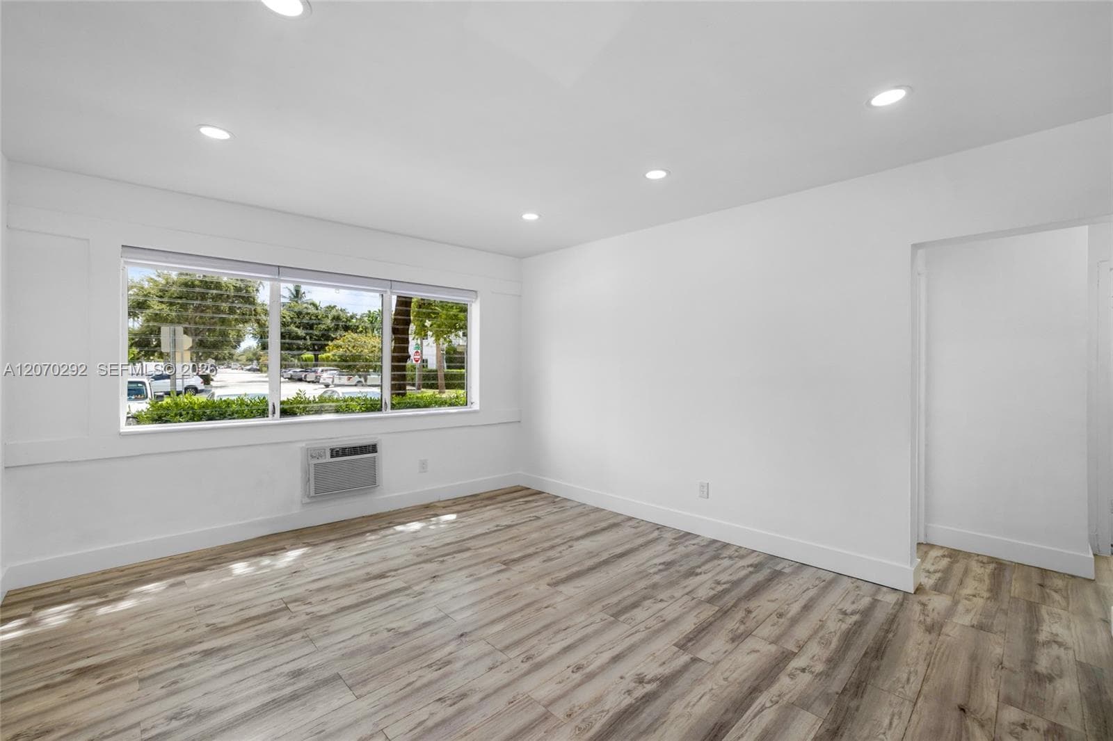 JOYCIA APARTMENTS · #7 in Miami Beach - Photo 9