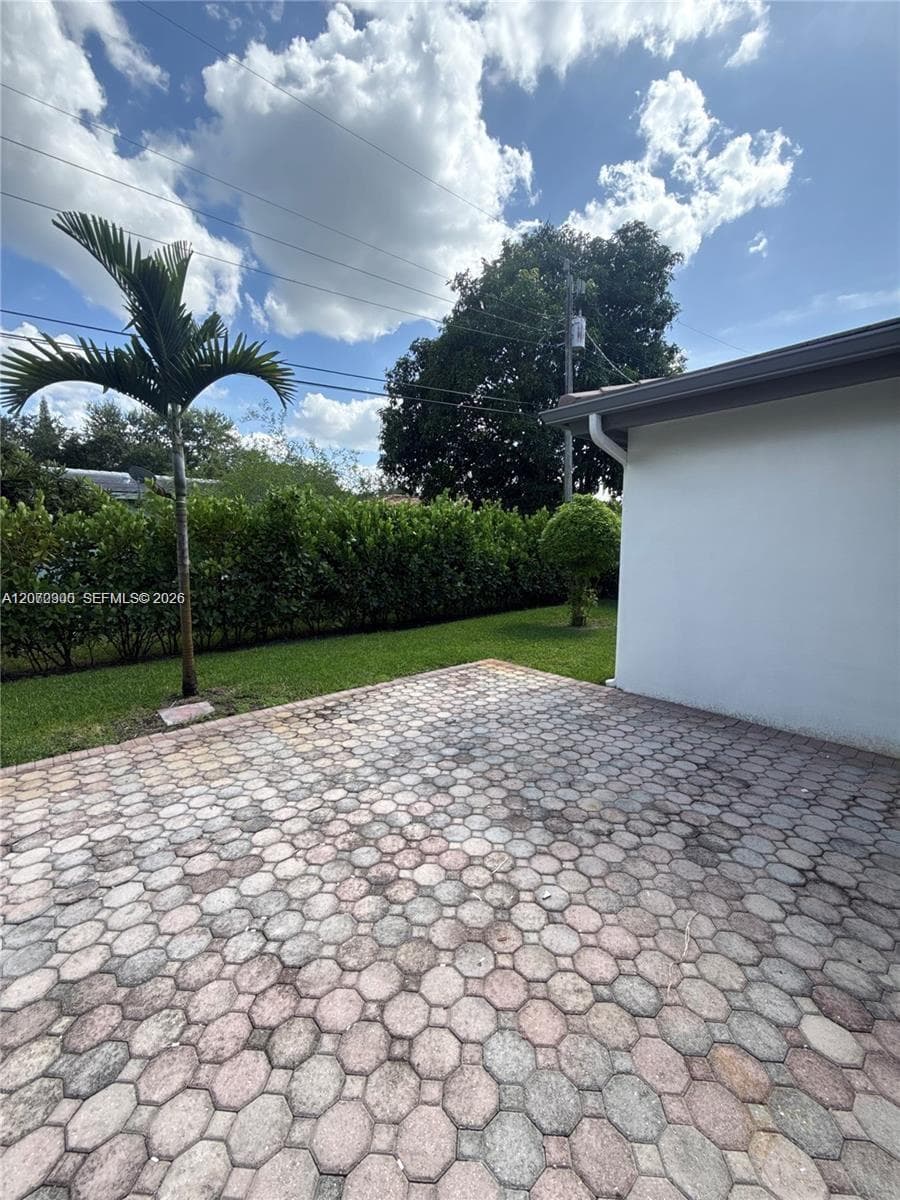 1532 Trillo Ave photo 23
